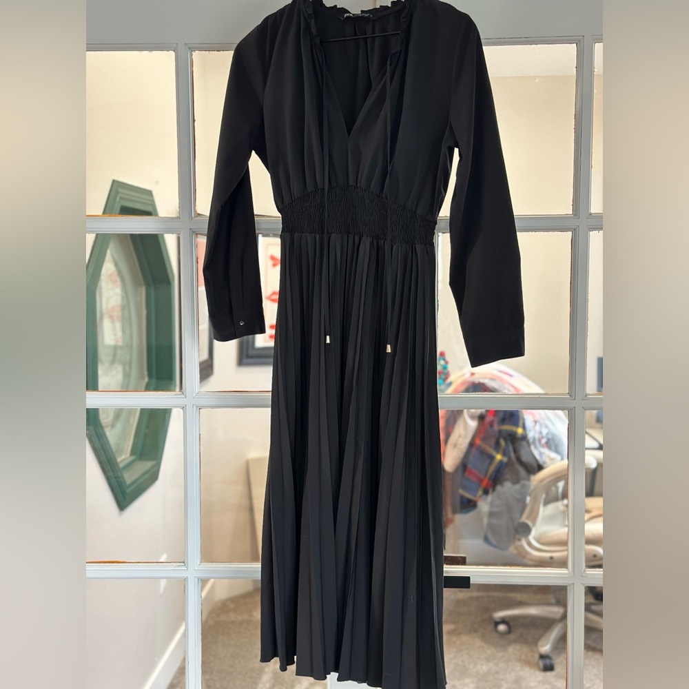 Women’s Medium Zara Black Dress
